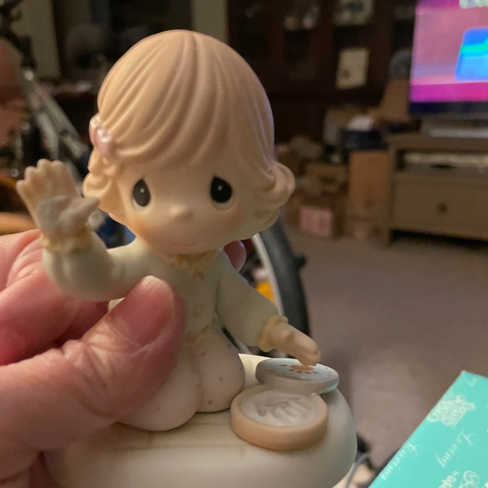 Figurines